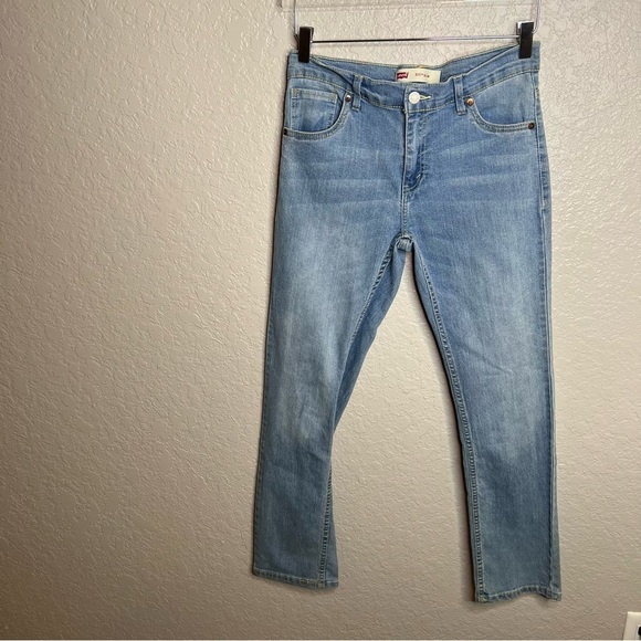 BNWOT Levis LightWash Slim Fit Jeans - Picture 2 of 9